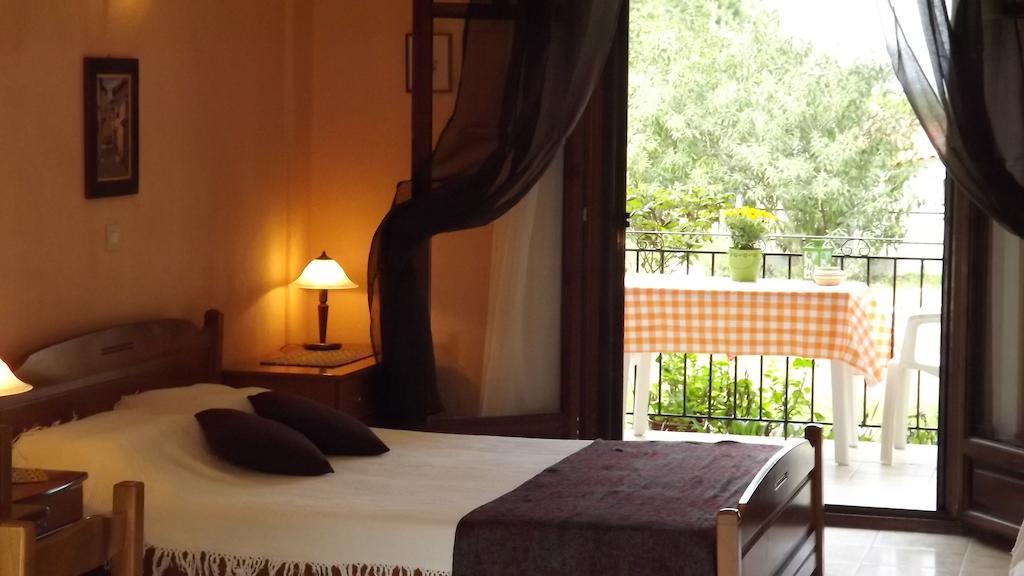 Pefka Studios & Apartments Βουρβουρού Δωμάτιο φωτογραφία