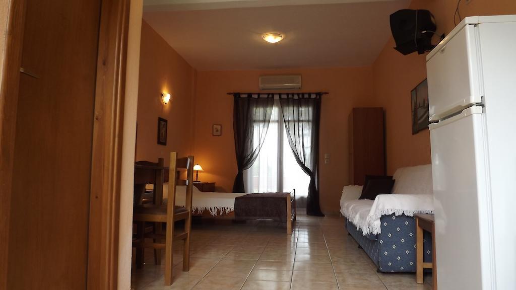 Pefka Studios & Apartments Βουρβουρού Δωμάτιο φωτογραφία